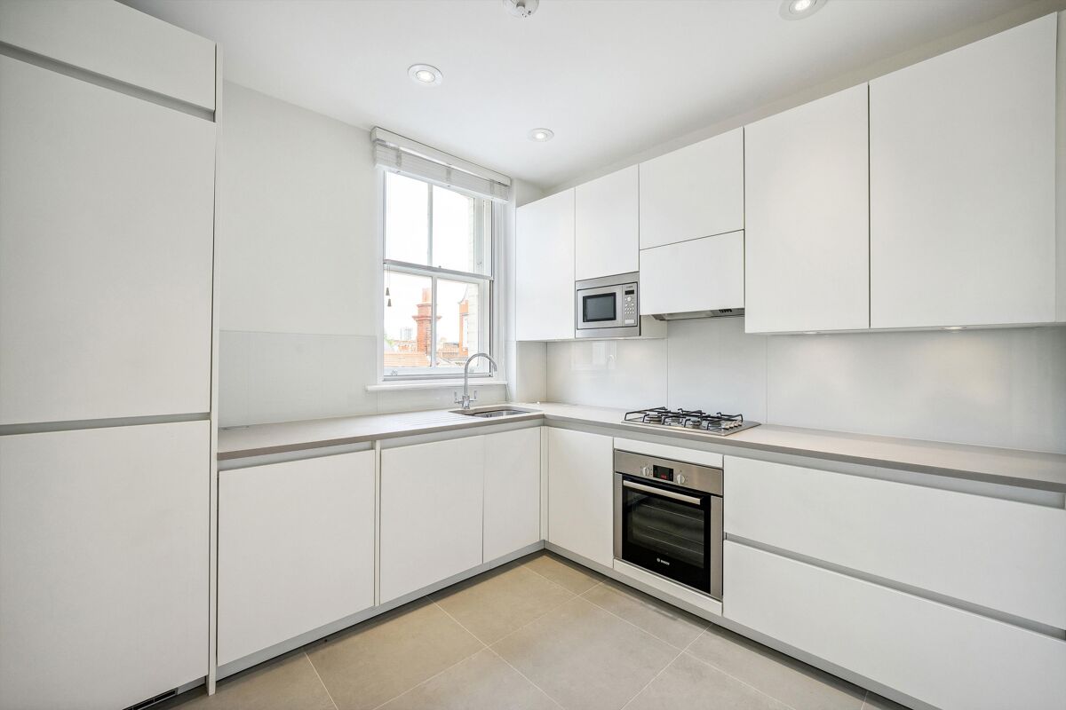flat to rent in Court Lodge, 4849 Sloane Square, Knightsbridge, London