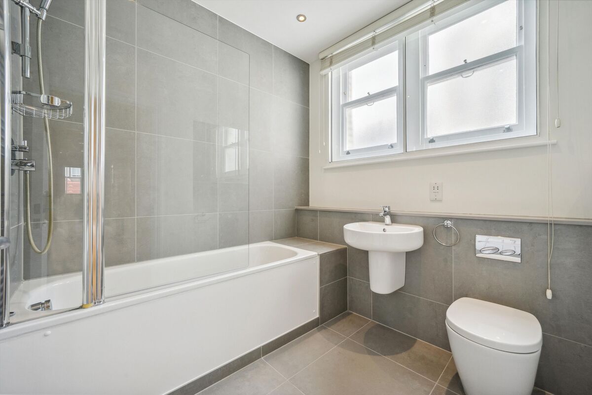 flat to rent in Court Lodge, 4849 Sloane Square, Knightsbridge, London