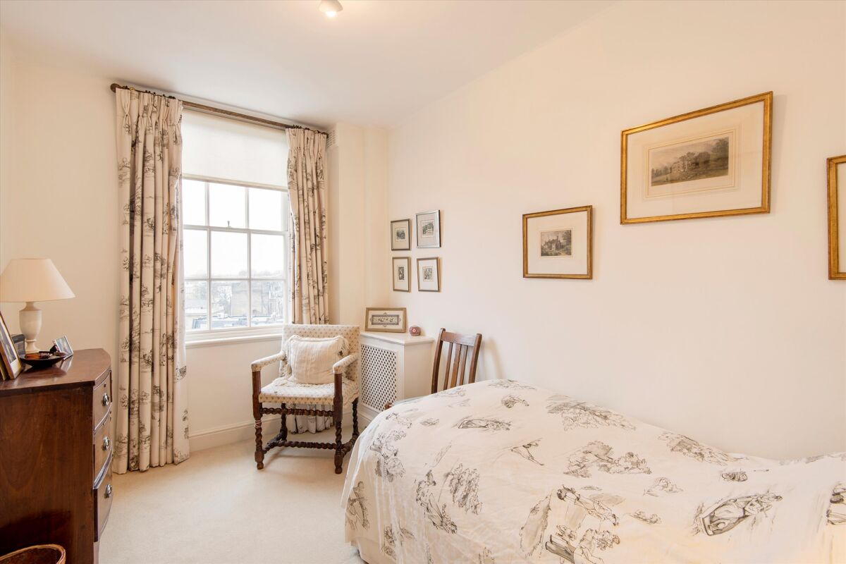 flat for sale in Cranmer Court, Whiteheads Grove, Chelsea, London, SW3