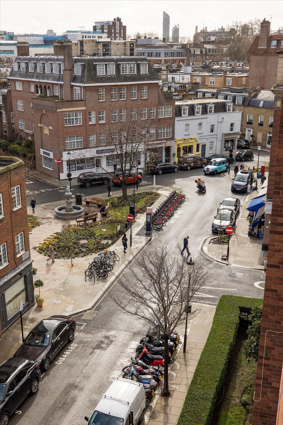 flat for sale in Cranmer Court, Whiteheads Grove, Chelsea, London, SW3