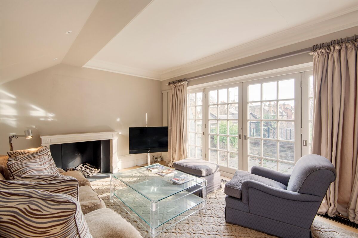 house for sale in Egerton Gardens Mews, London, SW3 SLA012306383 Knight Frank