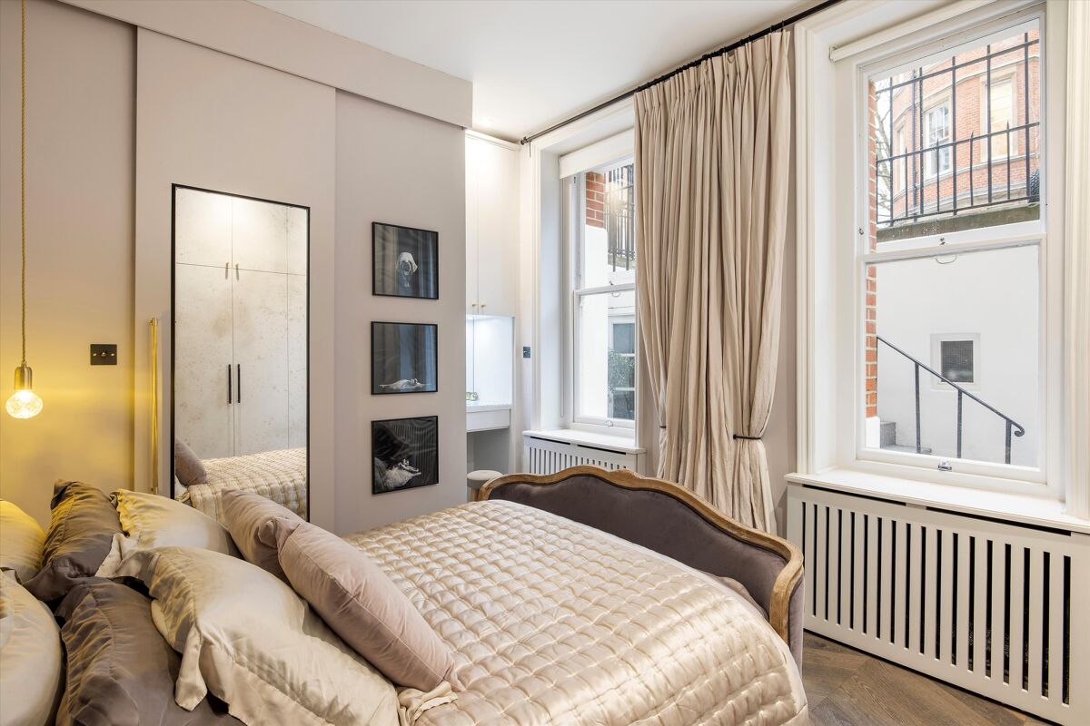 flat for sale in Embankment Gardens, Chelsea, SW3. sla012345723