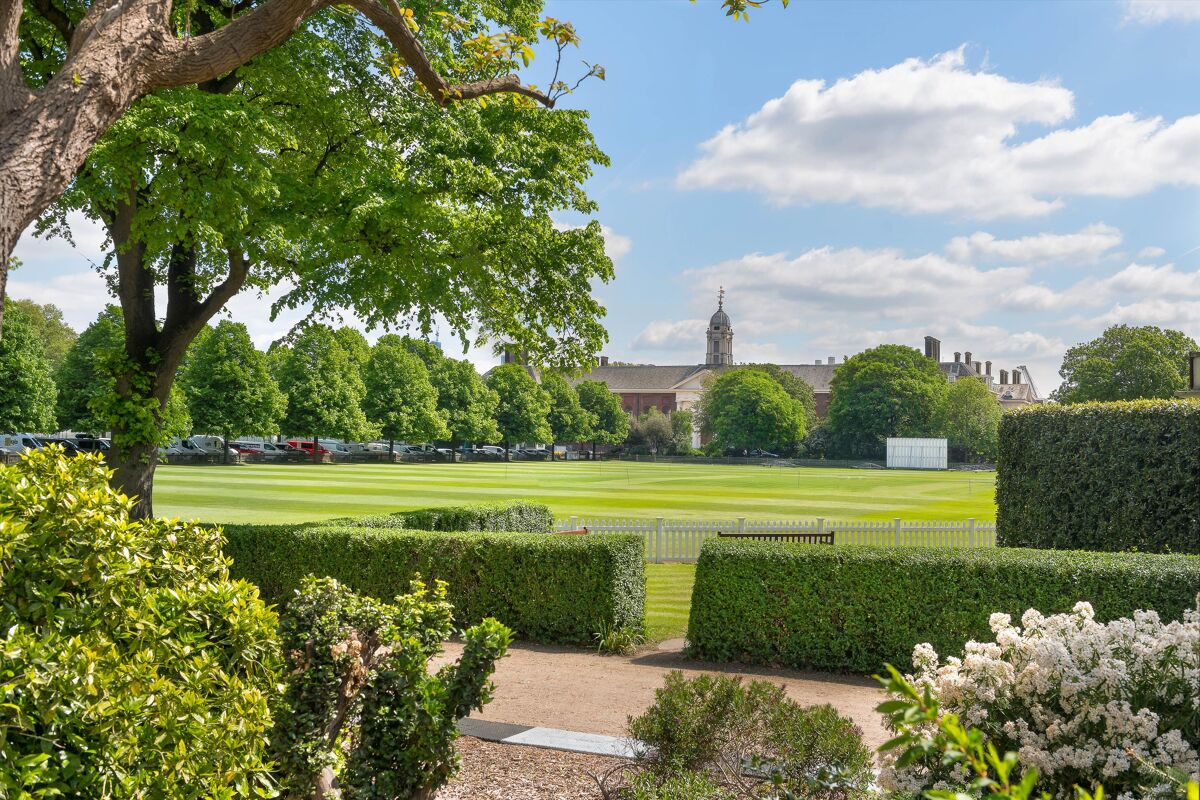 apartment for sale in Burton Court, Franklins Row, Chelsea, SW3