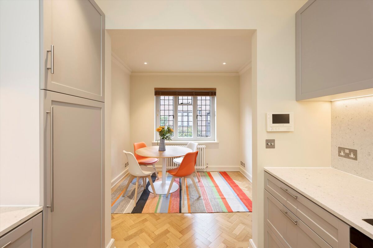 house for sale in The Gateways, Sprimont Place, London, SW3