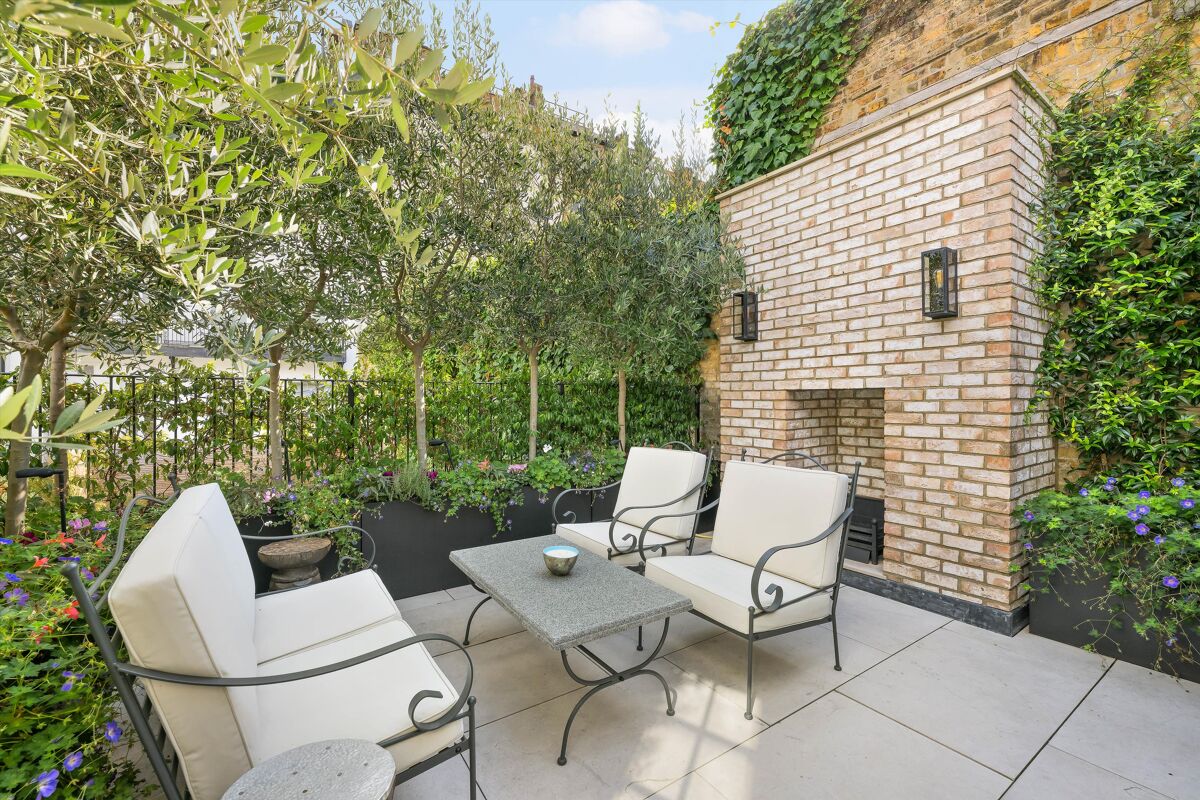 house for sale in Cadogan Lane, London, SW1X SLA012437363 Knight Frank
