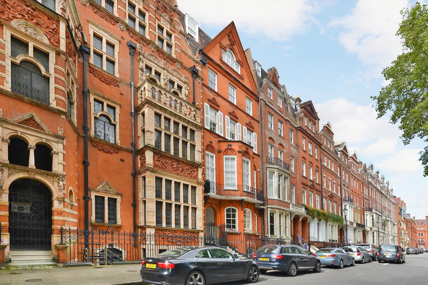 Image of Cadogan Square, Knightsbridge SW1X.