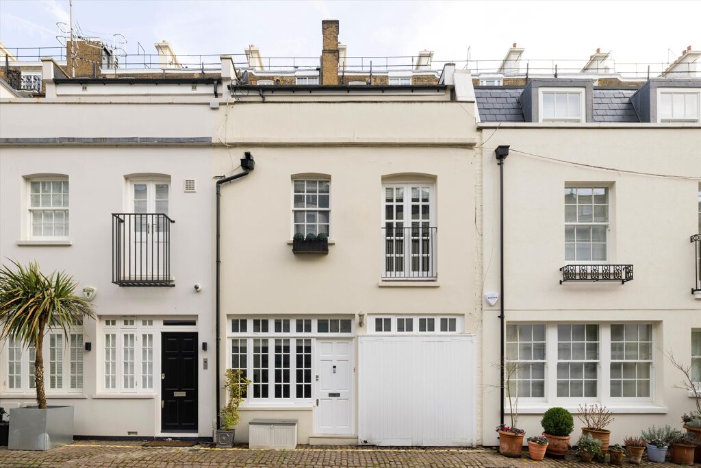 Image of Ennismore Mews, London SW7