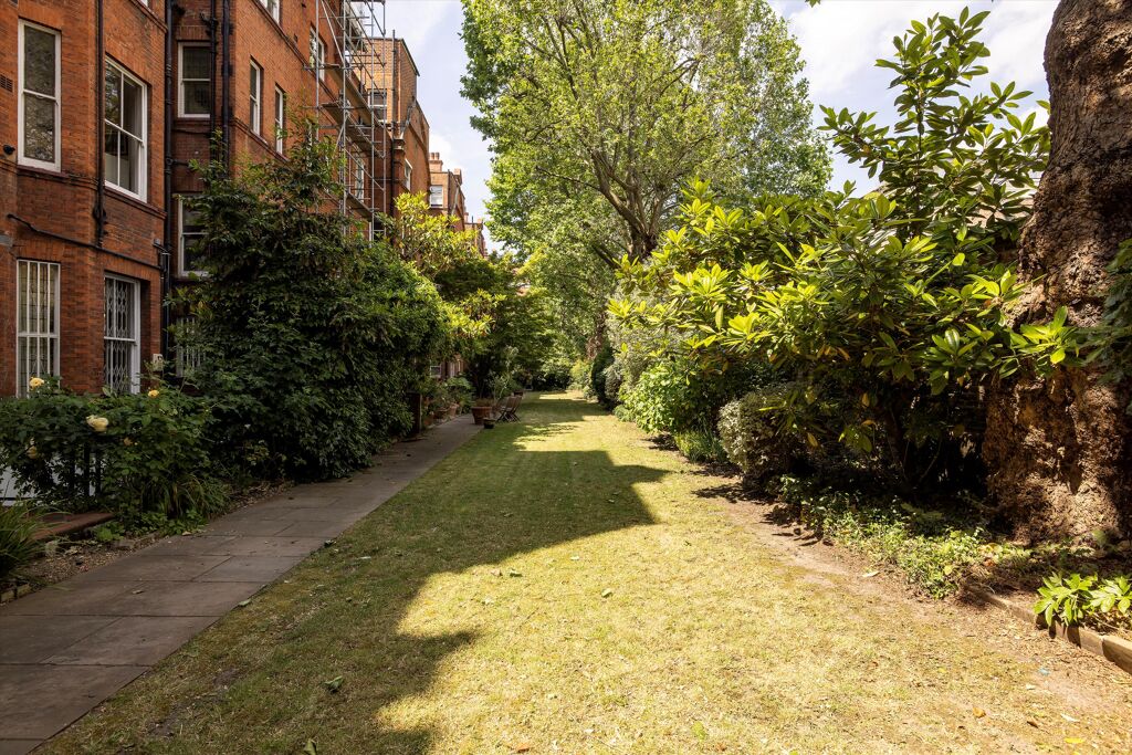 Image of Sloane Gardens, London, SW1W