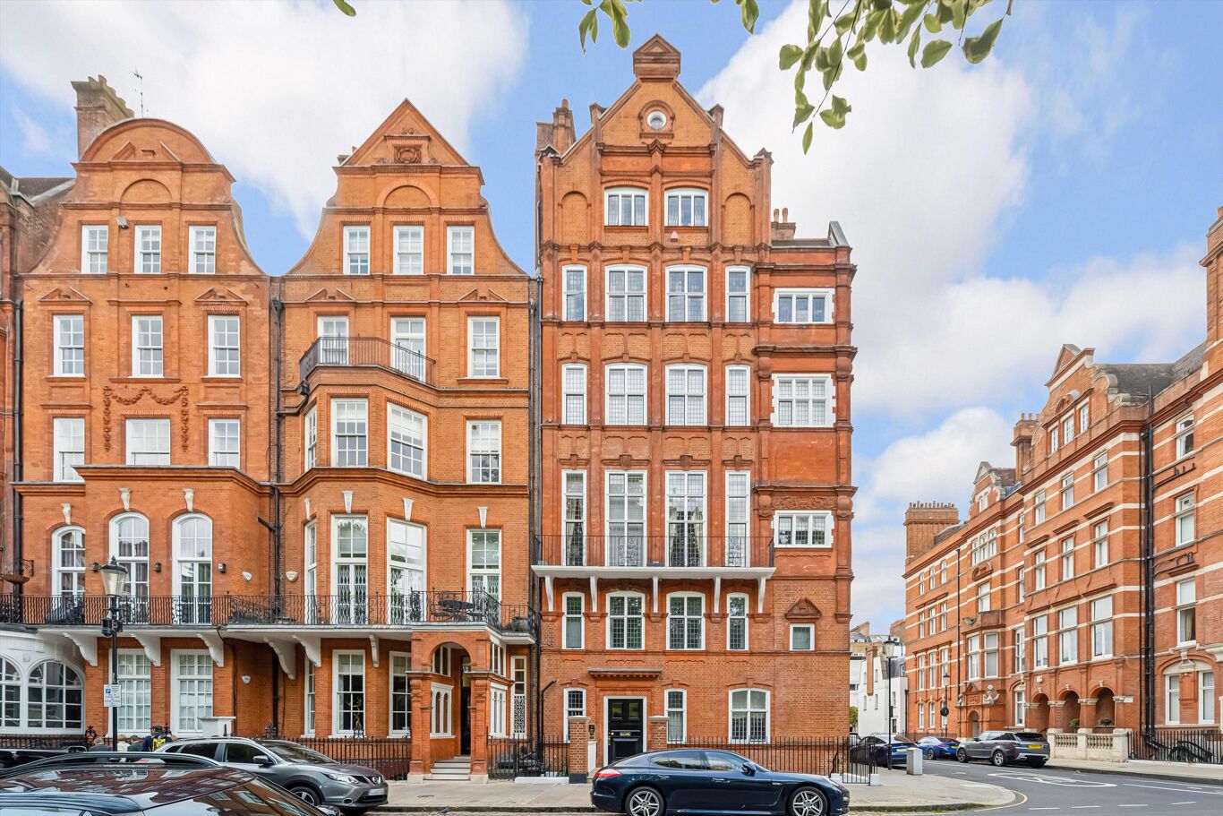 Image of Cadogan Square, London SW1X