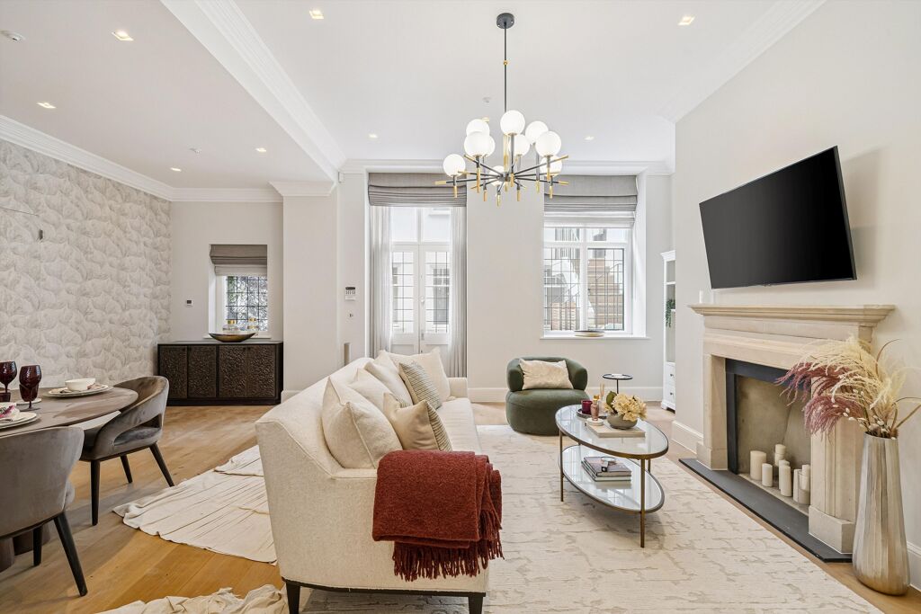 Image of Cadogan Square, London SW1X