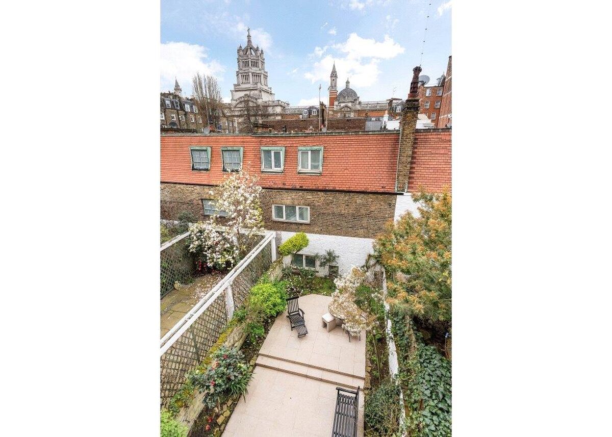 house for sale in Alexander Place, Knightsbridge, London, SW7