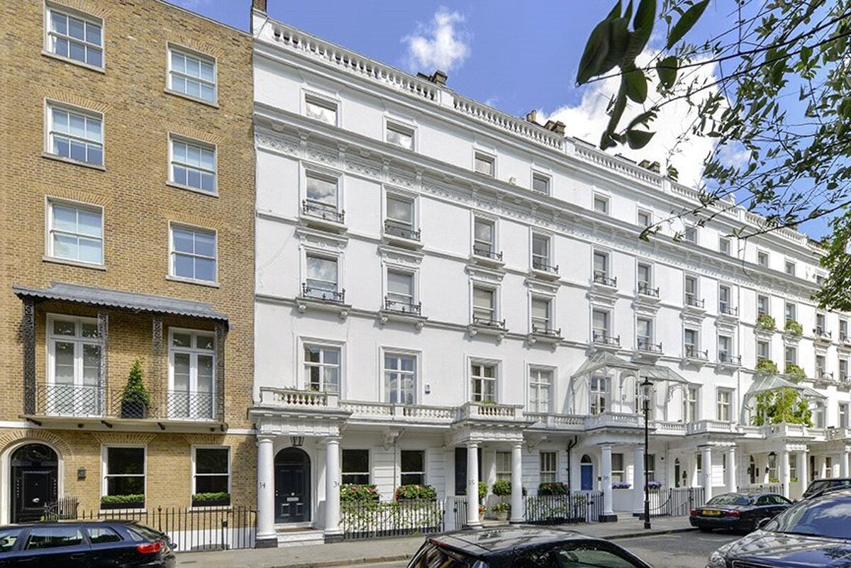 flat for sale in Cadogan Place, Knightsbridge, London, SW1X SLA140210 Knight Frank