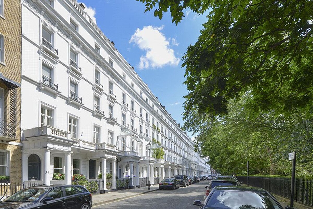 flat for sale in Cadogan Place, Knightsbridge, London, SW1X SLA140210