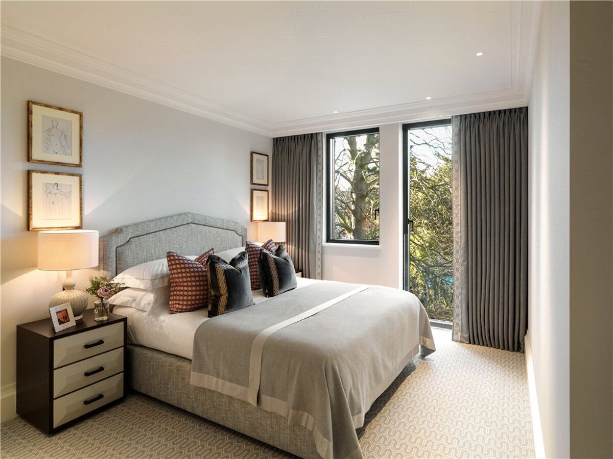 house for sale in Knighton Place, Yeoman’s Row, Knightsbridge, SW3