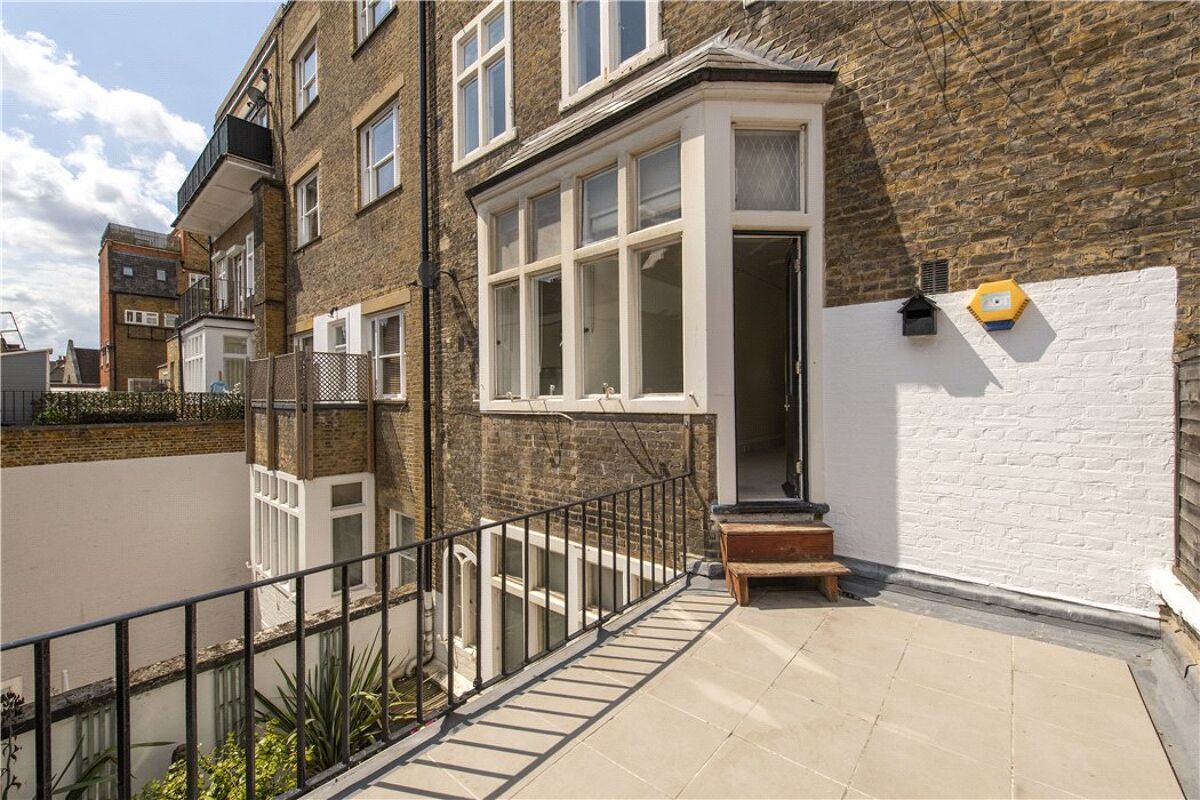 flat for sale in Lennox Gardens, Knightsbridge, London, SW1X