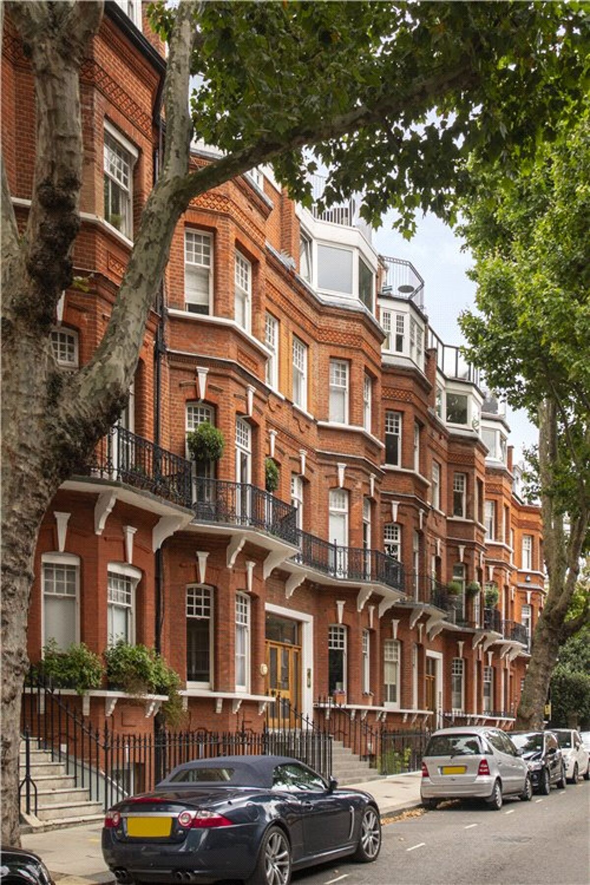 flat for sale in Oscar Court, 17-19 Tite Street, London, SW3 ...