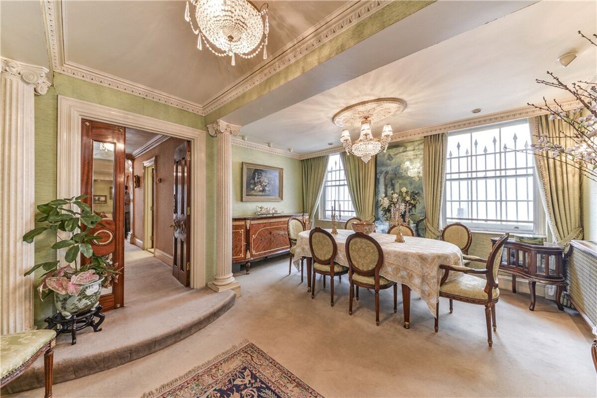 house for sale in Ennismore Mews, Knightsbridge, London, SW7