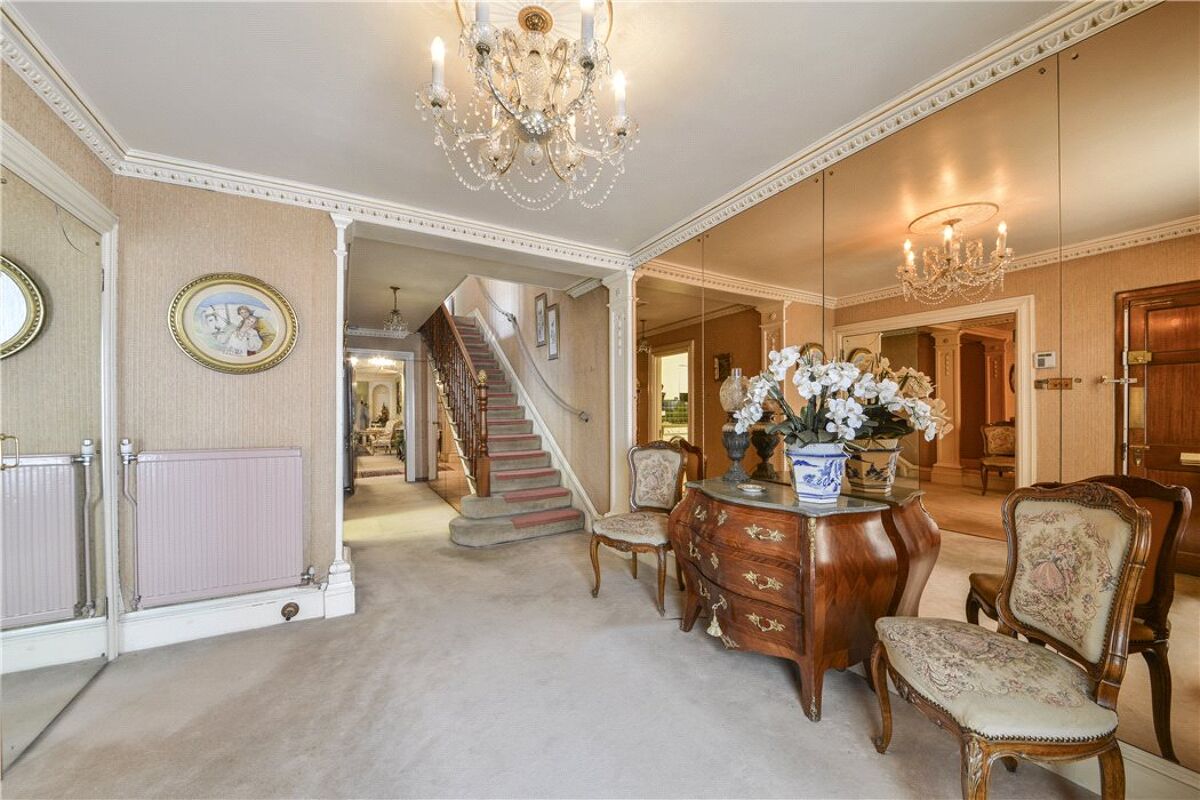 house for sale in Ennismore Mews, Knightsbridge, London, SW7