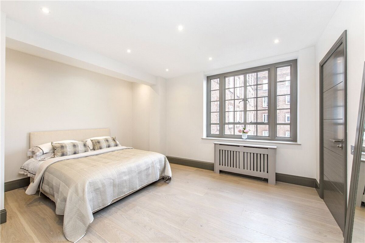 flat for sale in Swan Court, Chelsea Manor Street, Chelsea, London, SW3 SLA160279 Knight Frank