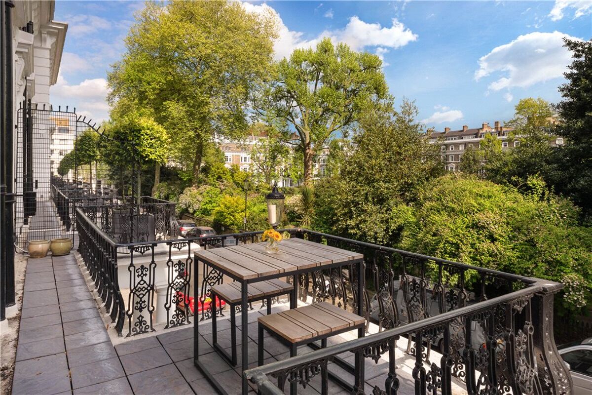 flat for sale in Onslow Square, South Kensington, London, SW7