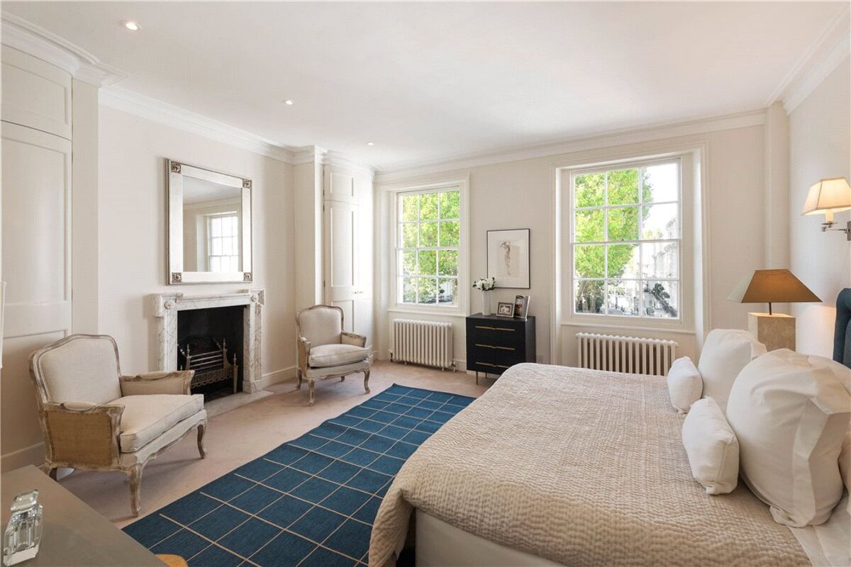 house for sale in Wellington Square, Chelsea, London, SW3 SLA170127