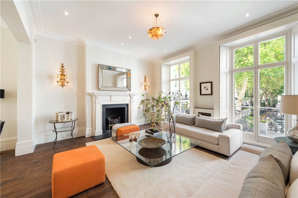 house for sale in Wellington Square, Chelsea, London, SW3 SLA170127