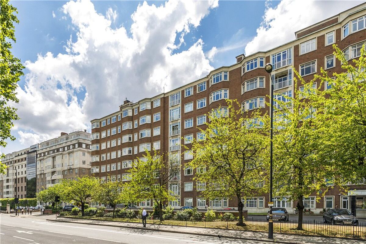 flat for sale in Kingston House East, Prince's Gate, Knightsbridge