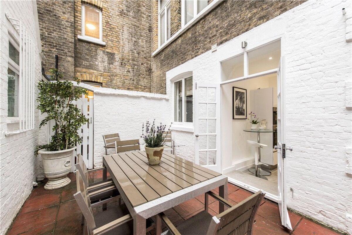 flat for sale in Lennox Gardens, Knightsbridge, London, SW1X