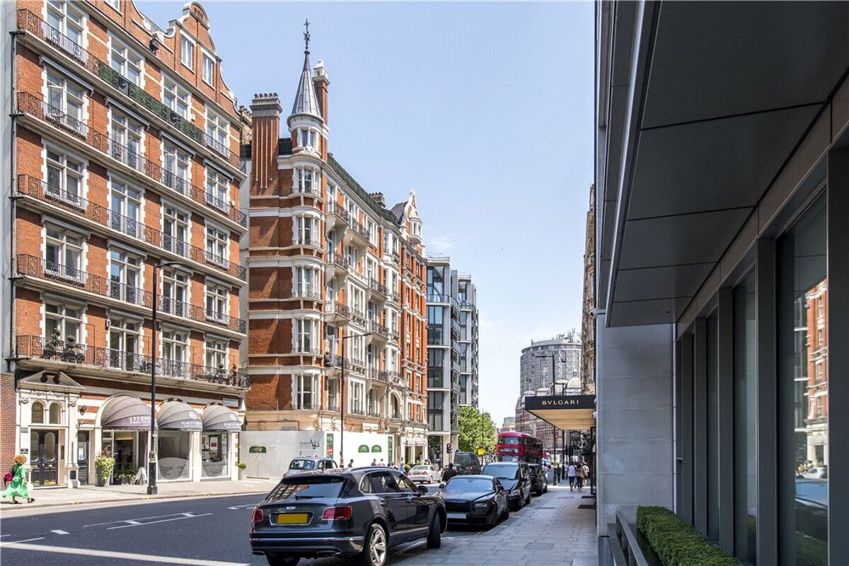 flat for sale in Wellington Court, 116 Knightsbridge, Knightsbridge