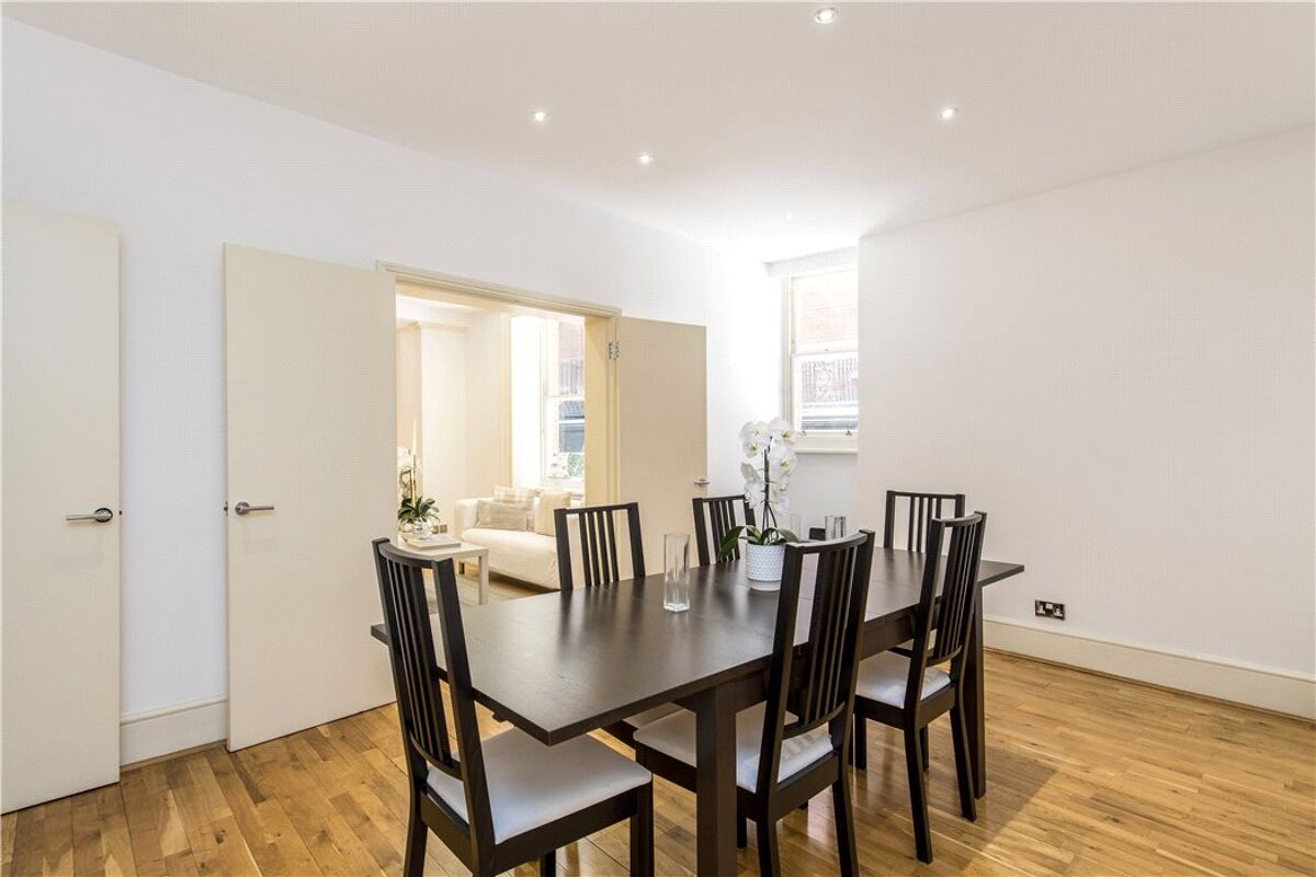 flat for sale in Wellington Court, 116 Knightsbridge, Knightsbridge