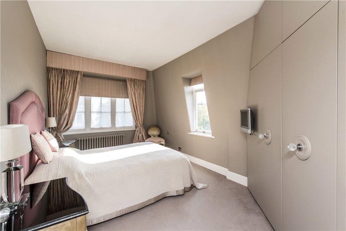 Property for sale Sloane Court West, London, SW3 Knight Frank