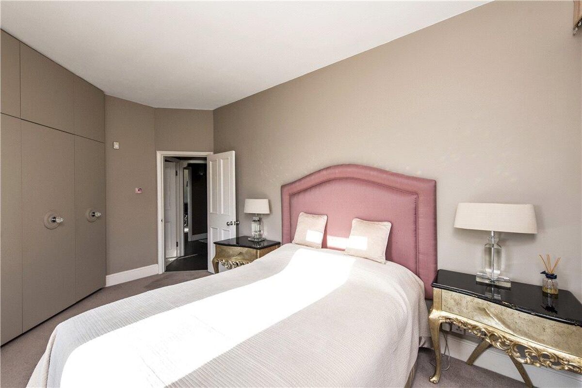 Property for sale Sloane Court West, London, SW3 Knight Frank