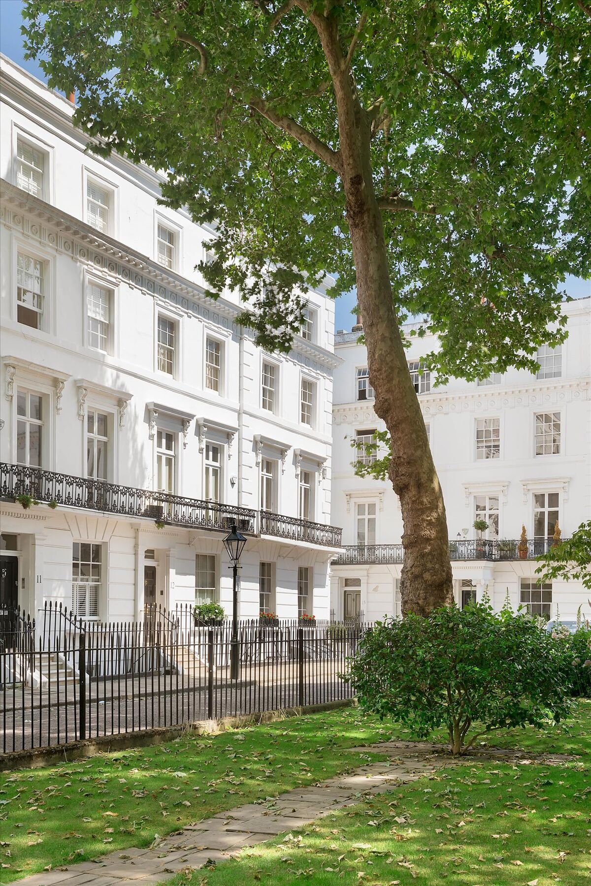 house for sale in Wellington Square, SW3 SLA180186 Knight Frank