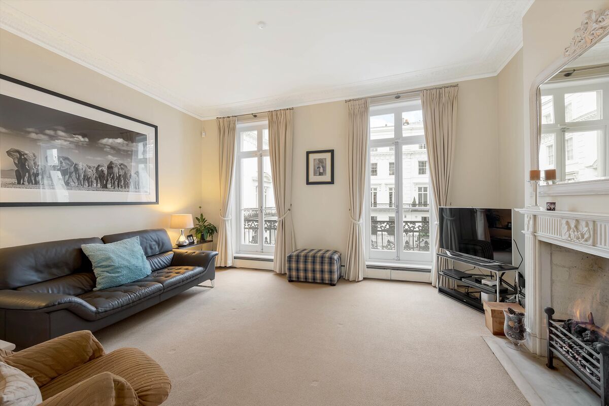 house for sale in Wellington Square, SW3 SLA180186 Knight Frank