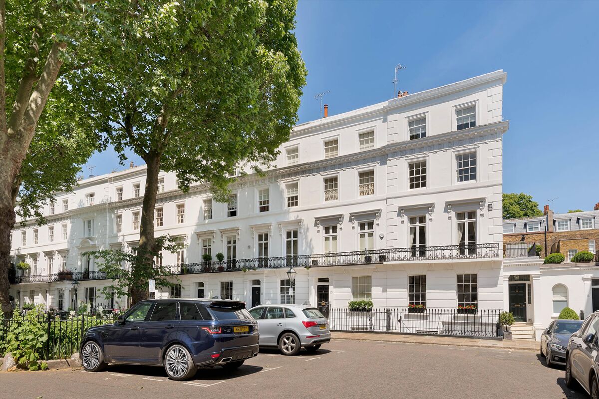 house for sale in Wellington Square, SW3 SLA180186 Knight Frank