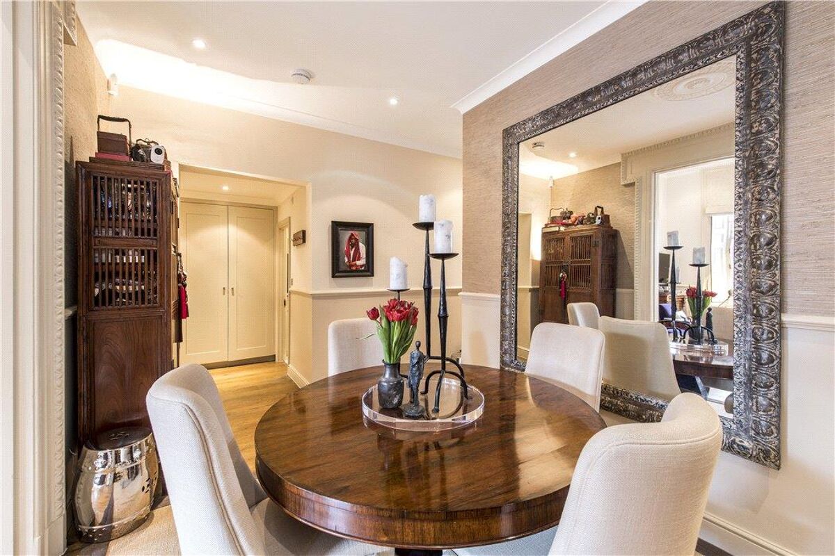 flat for sale in Cadogan Square, Knightsbridge, London, SW1X