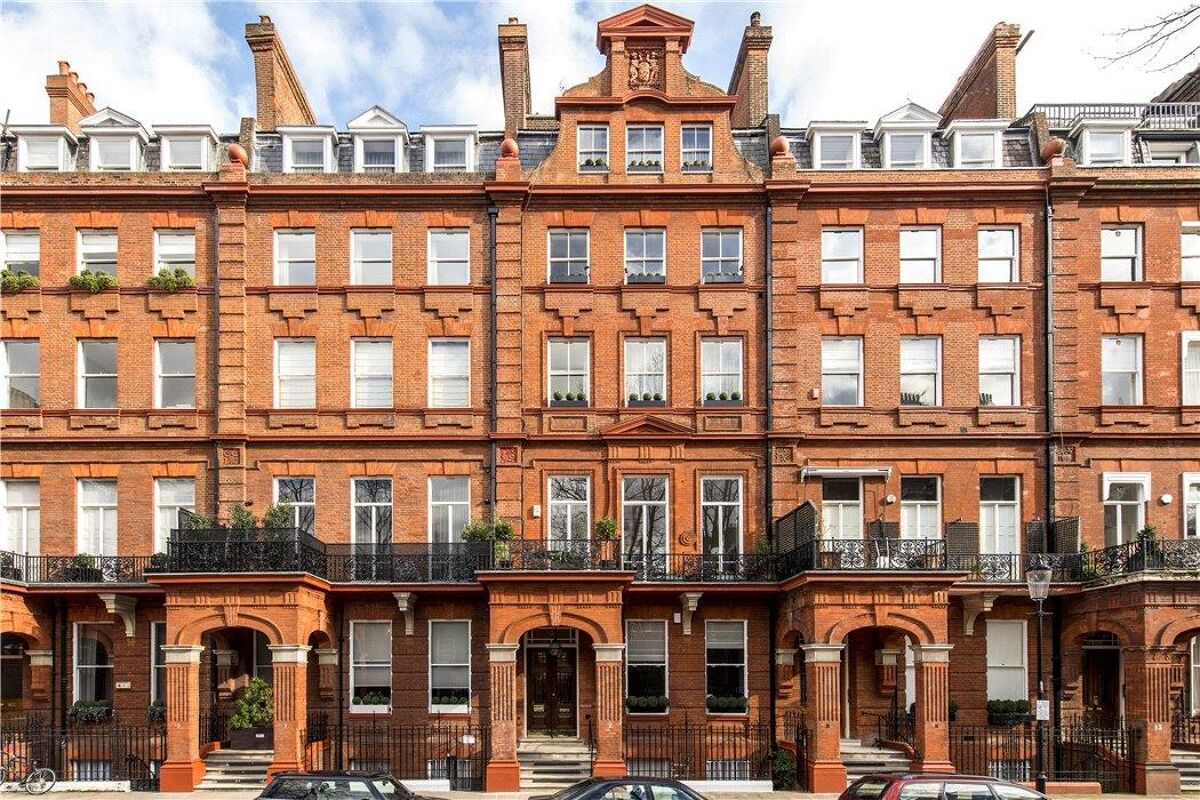 flat for sale in Cadogan Square, Knightsbridge, London, SW1X