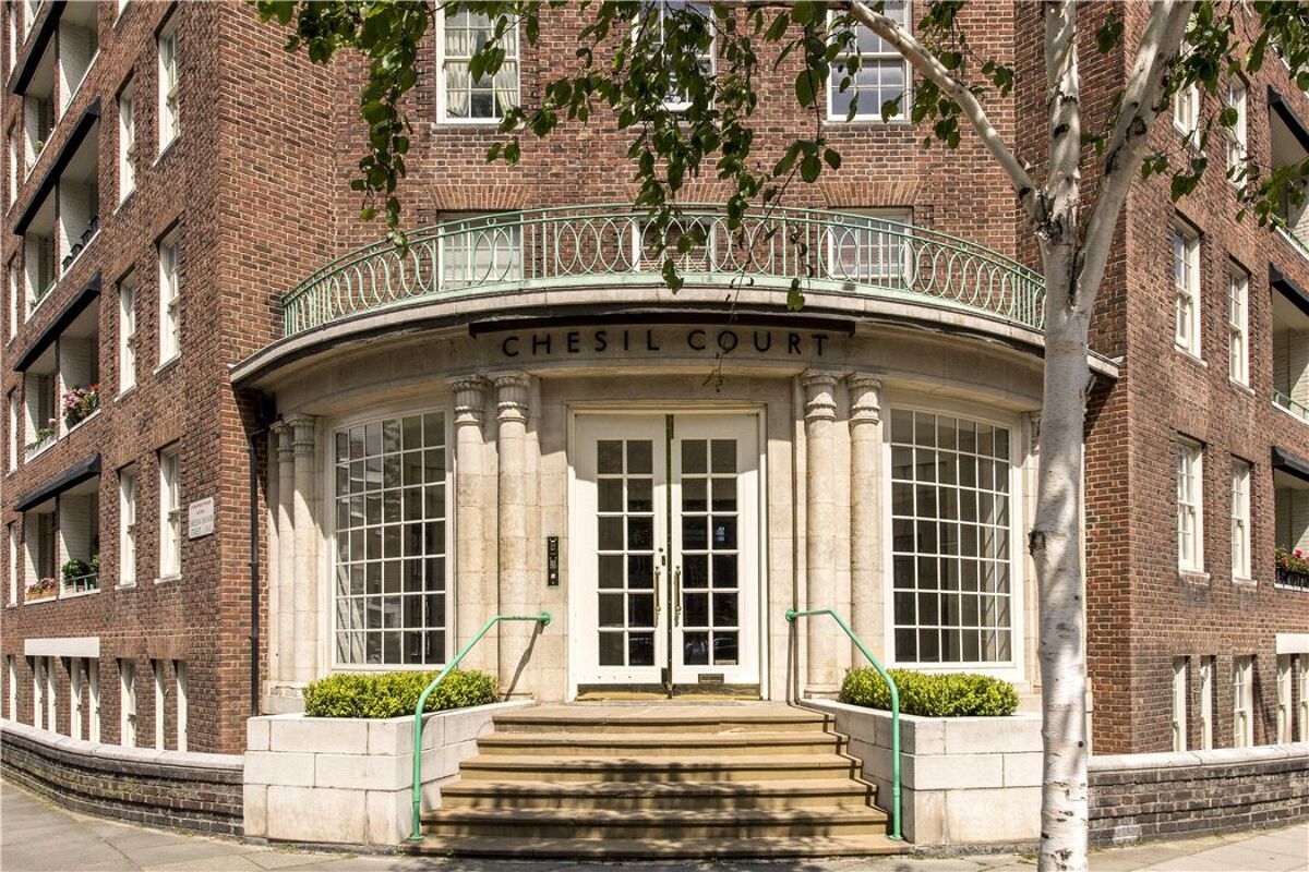 flat for sale in Chesil Court, Chelsea Manor Street, London, SW3