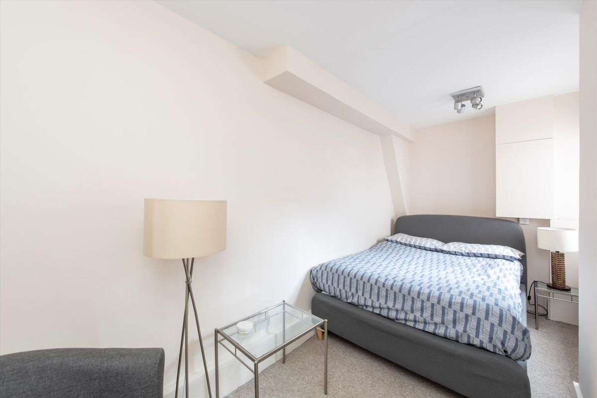 flat for sale in Lennox Gardens, London, SW1X SLA190095 Knight Frank