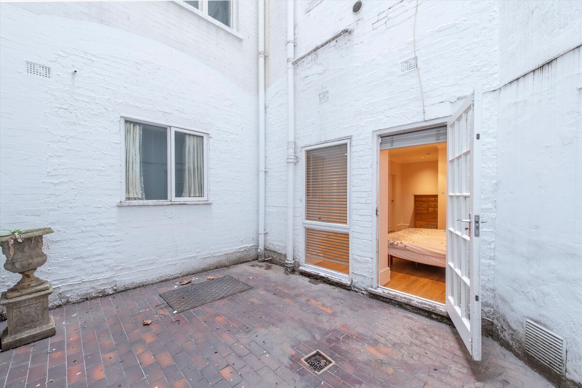 flat for sale in Lennox Gardens, London, SW1X SLA190095 Knight Frank