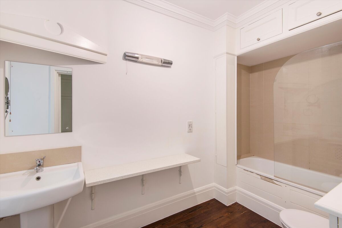 flat for sale in Lennox Gardens, London, SW1X SLA190099 Knight Frank