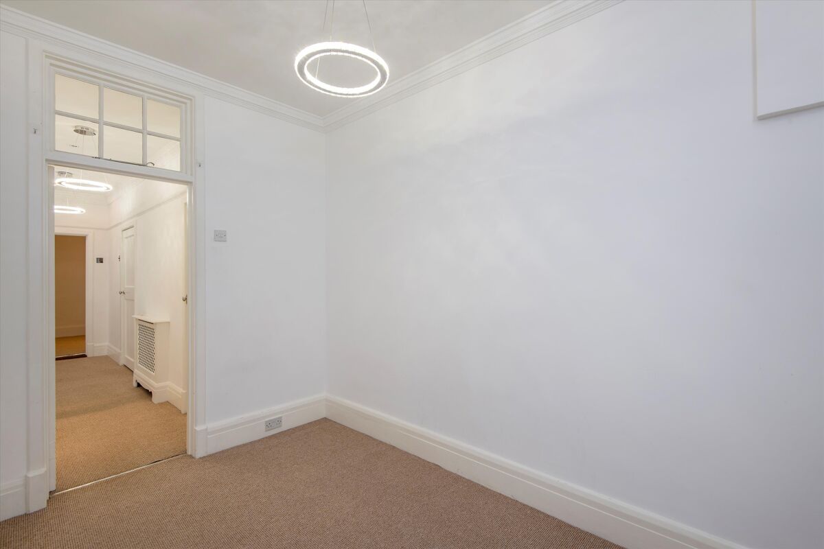 flat for sale in Lennox Gardens, London, SW1X SLA190099 Knight Frank