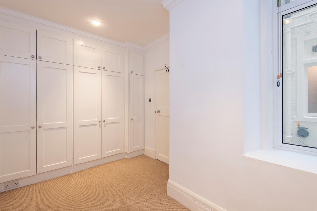 flat for sale in Lennox Gardens, London, SW1X SLA190099 Knight Frank