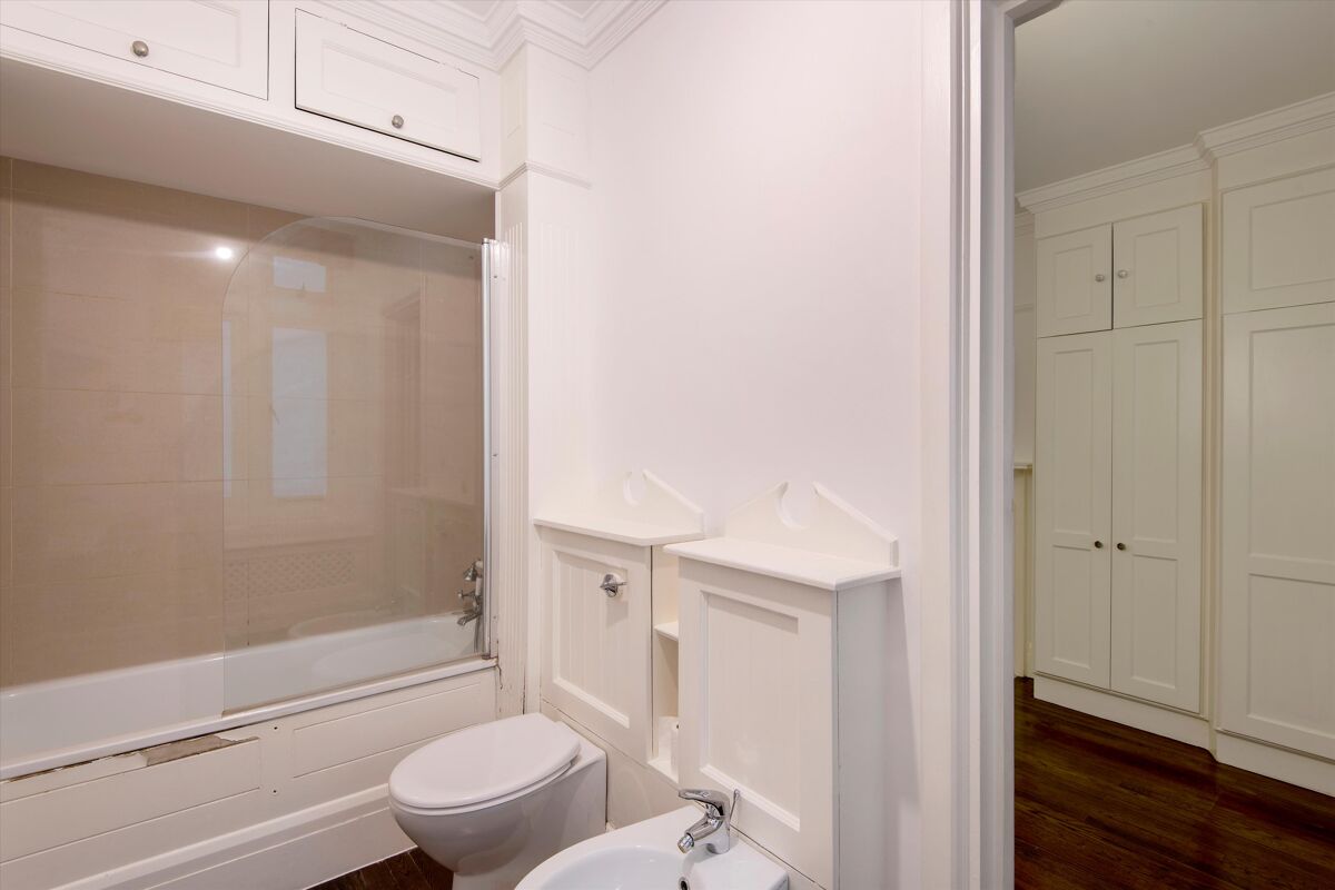 flat for sale in Lennox Gardens, London, SW1X SLA190099 Knight Frank