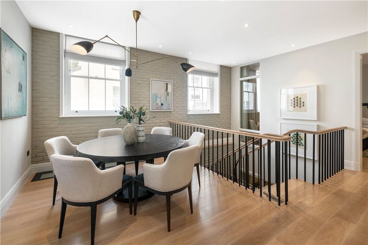 flat for sale in Queensberry Mews West, Knightsbridge, London, SW7