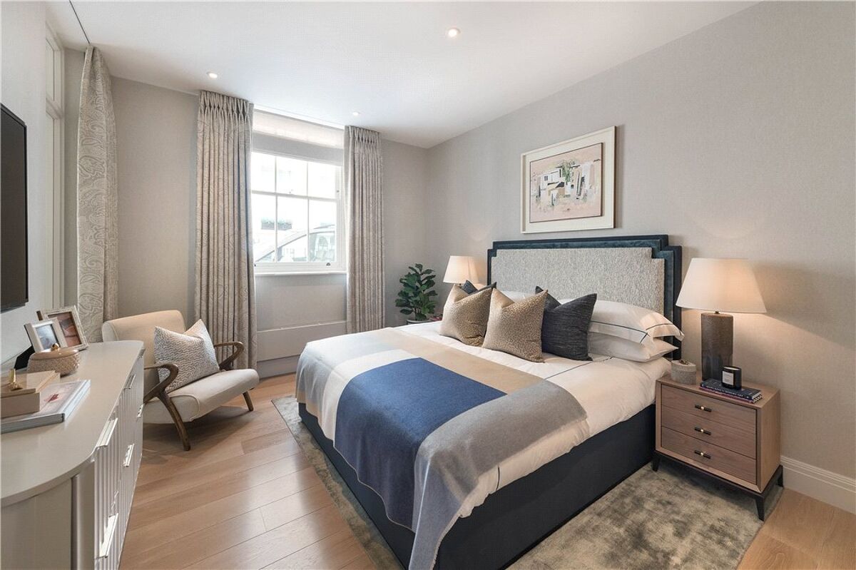 flat for sale in Queensberry Mews West, Knightsbridge, London, SW7