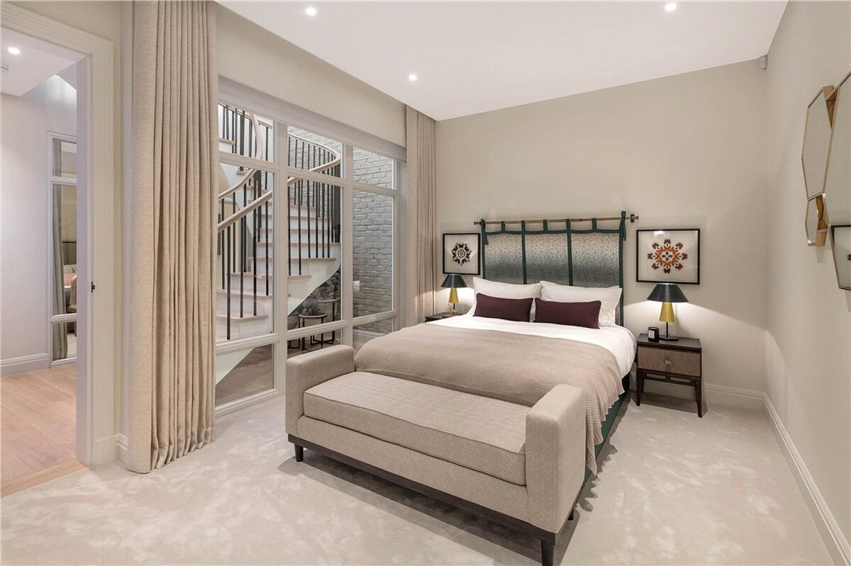 flat for sale in Queensberry Mews West, Knightsbridge, London, SW7
