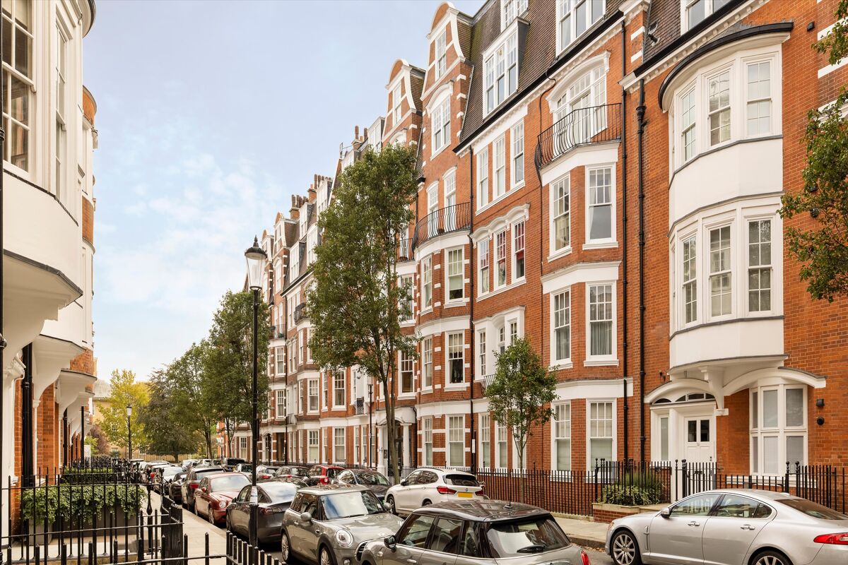 flat for sale in Sloane Court West, Chelsea, London, SW3 SLA190191