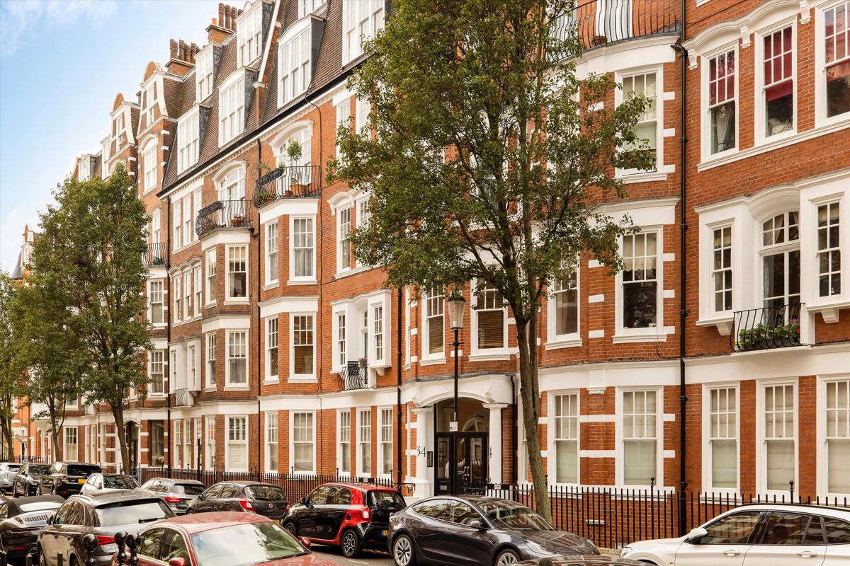 flat for sale in Sloane Court West, Chelsea, London, SW3 - SLA190191 ...