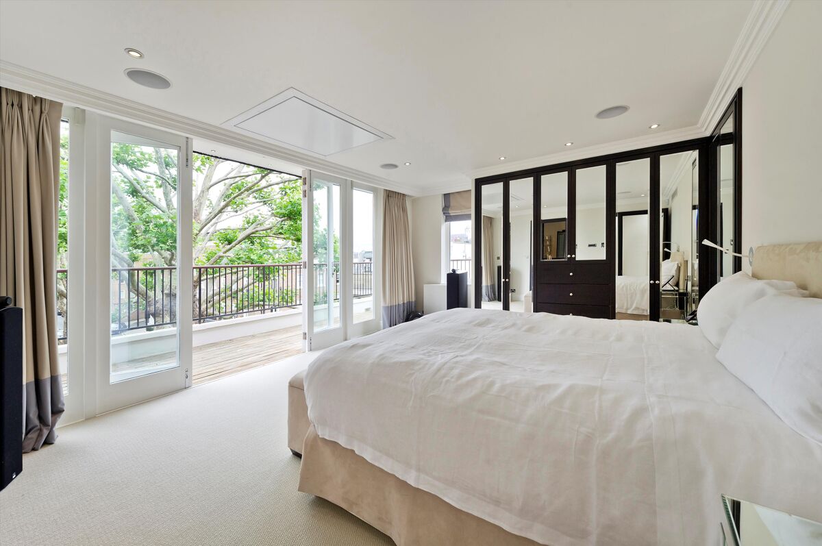 house for sale in Holbein Place, London, SW1W SLA190235 Knight Frank